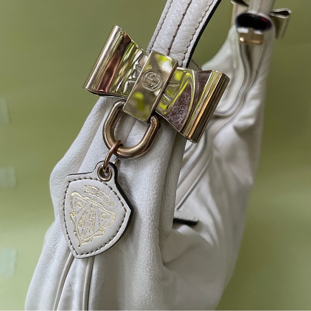 Vintage cream/gold Gucci Duchessa leather shoulder bag